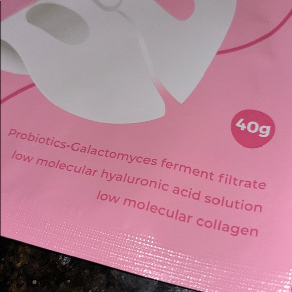 Two Quasi Collagen Glow Masks price firm $20 or one mask FREE w/  $75 purchase - Picture 3 of 9